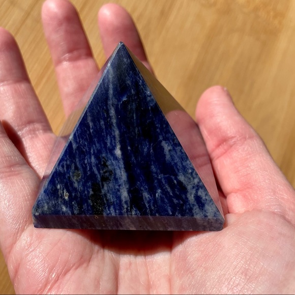 Sodalite Pyramid - Picture 5 of 12